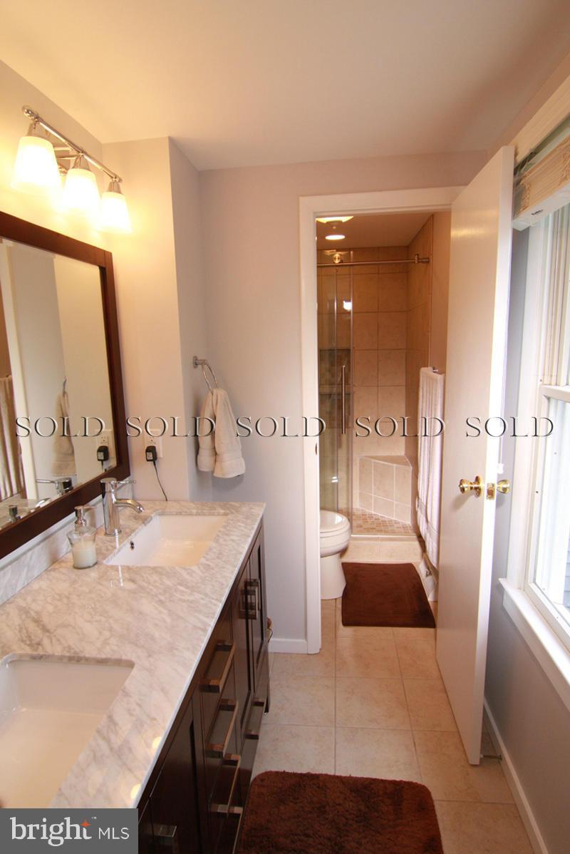 10875 Sandringham Road Cockeysville, MD 21030 - Photo 17 of 30 Bath (Master)