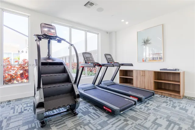 $1,666 | 1950 West 49th Street, Unit 354, Hialeah, FL 33012