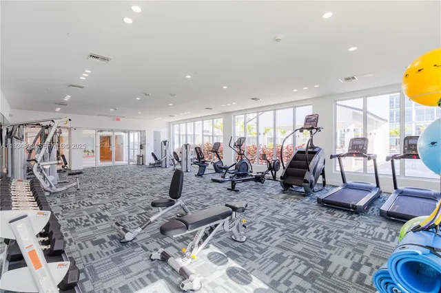 $1,666 | 1950 West 49th Street, Unit 354, Hialeah, FL 33012