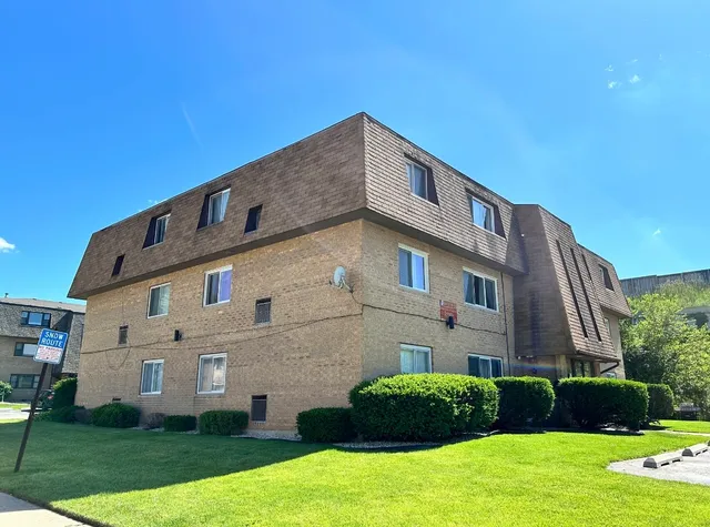 $1,750 | 10440 Natoma Avenue, Unit 9, Chicago Ridge, IL 60415