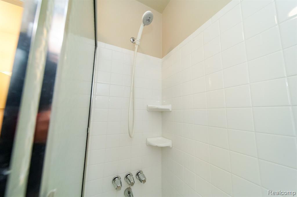 905 Lafayette Court Rochester Hills, MI 48307 - Photo 41 of 65