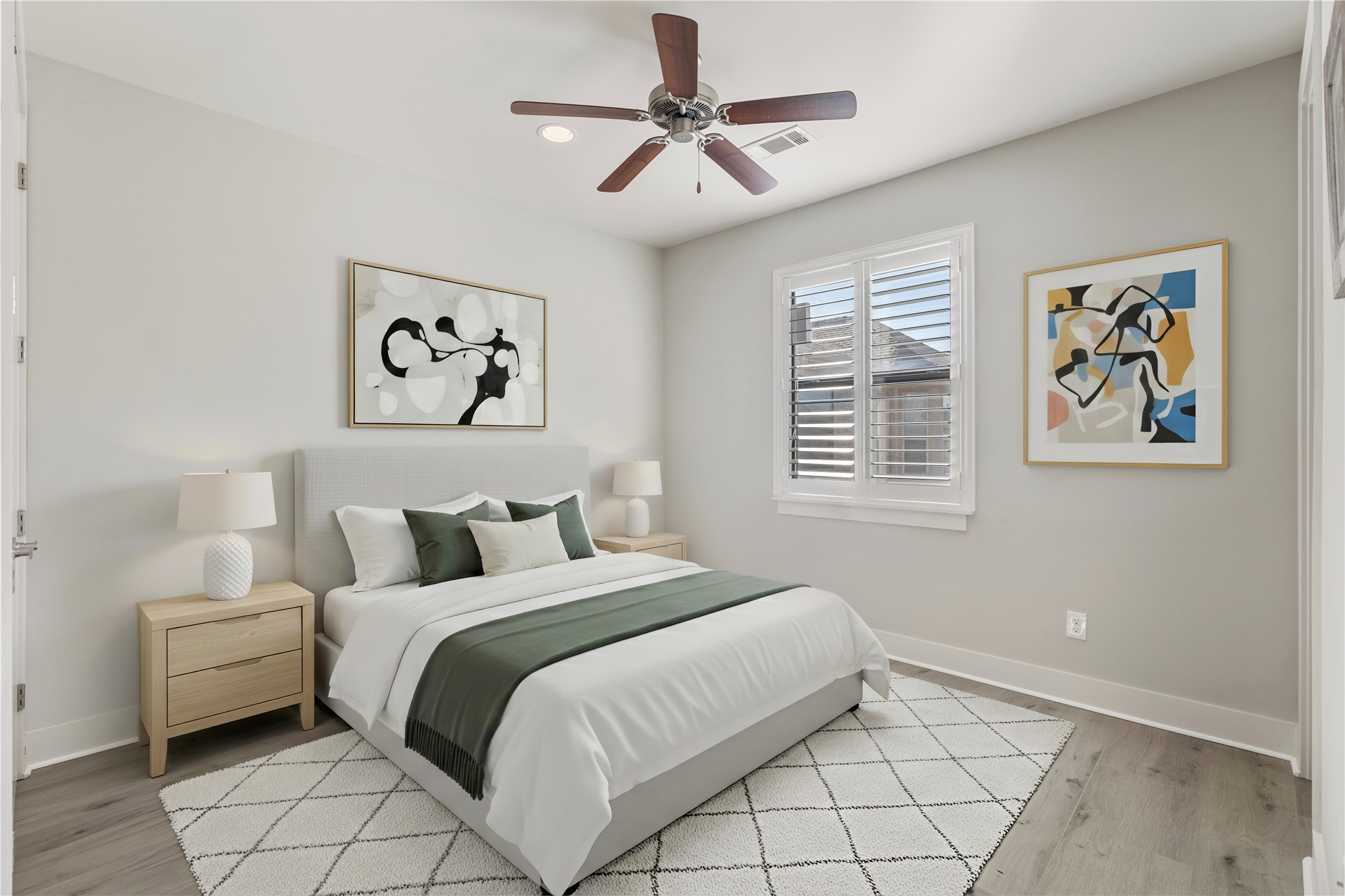 5911 Rose Street Houston, TX 77007 - Photo 19 of 40 Third ensuite secondary bedroom on the third floor with the primary.