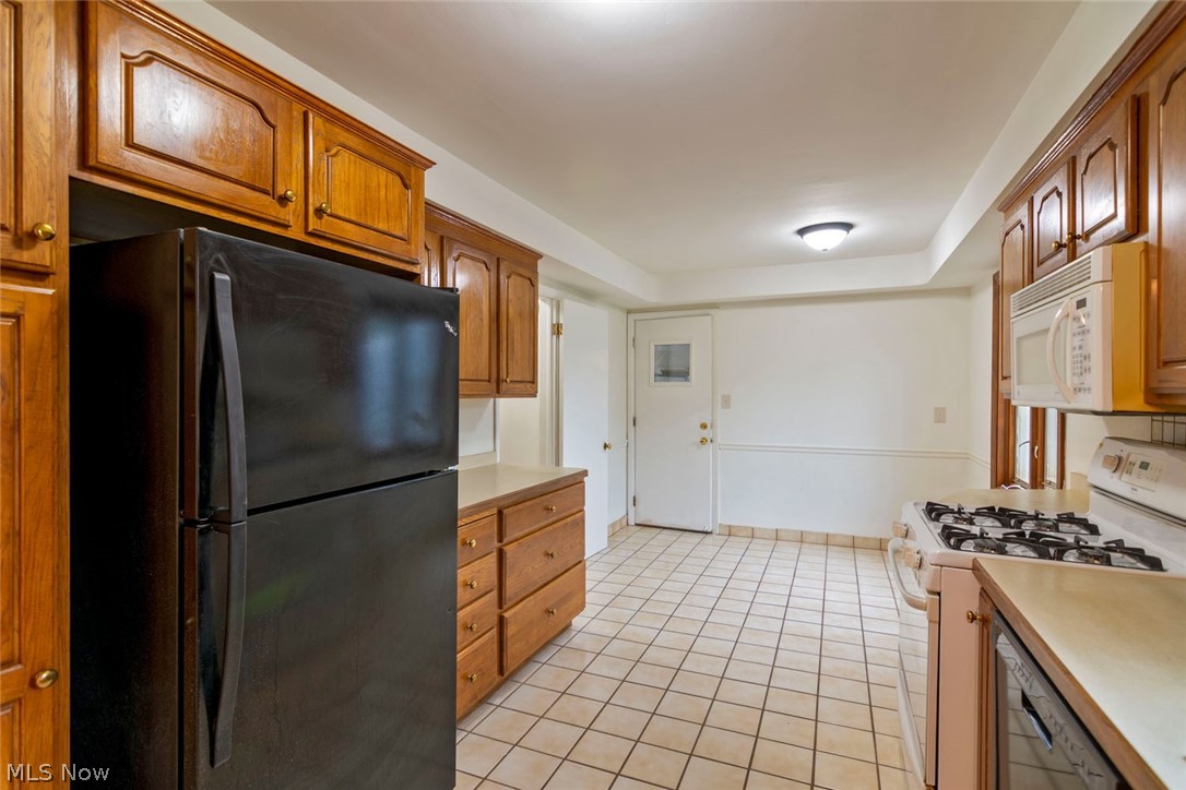4975 Emmet Road Cleveland, OH 44124 - Photo 12 of 35 Gallery Image 12