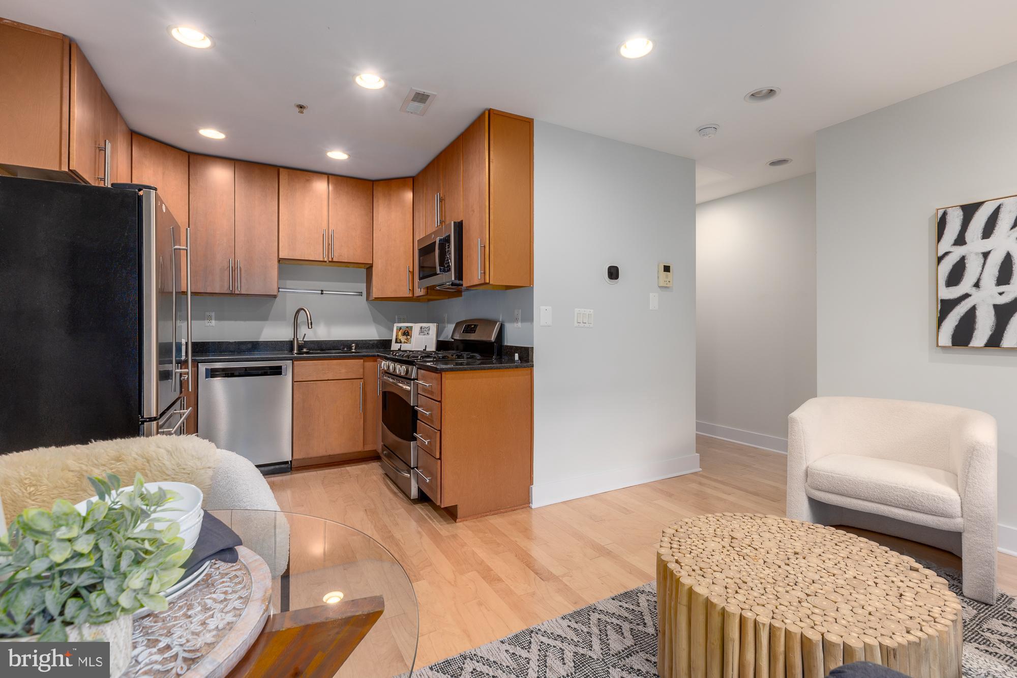 449 R Street Northwest, Unit 11 Washington, DC 20001 - Photo 5 of 24