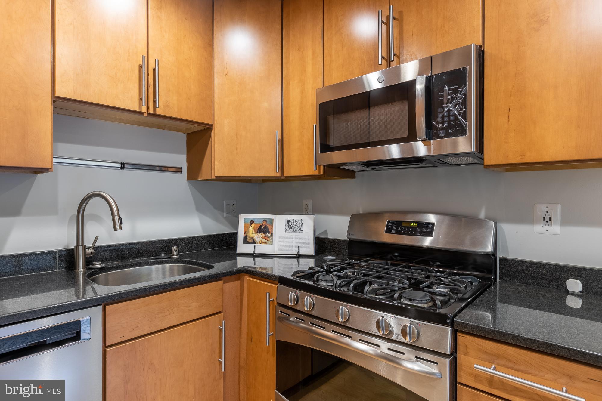 449 R Street Northwest, Unit 11 Washington, DC 20001 - Photo 8 of 24