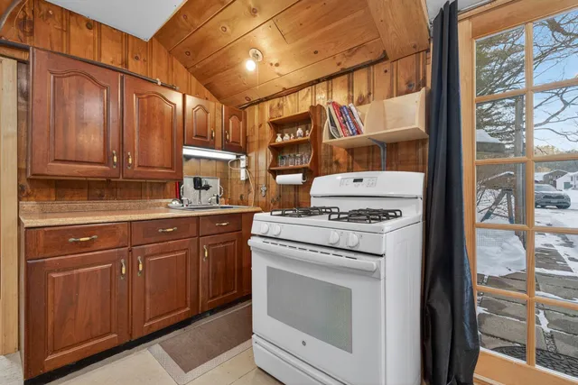 $500,000 | 85 Intervale Road, Wilton, NH 03086