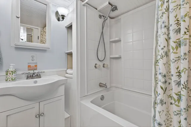 $500,000 | 85 Intervale Road, Wilton, NH 03086