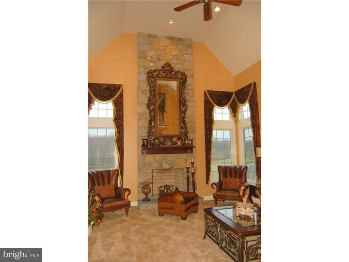 145 Rue St Jacques, Unit 6 Line Lexington, PA 18932 - Photo 6 of 25 Family Room