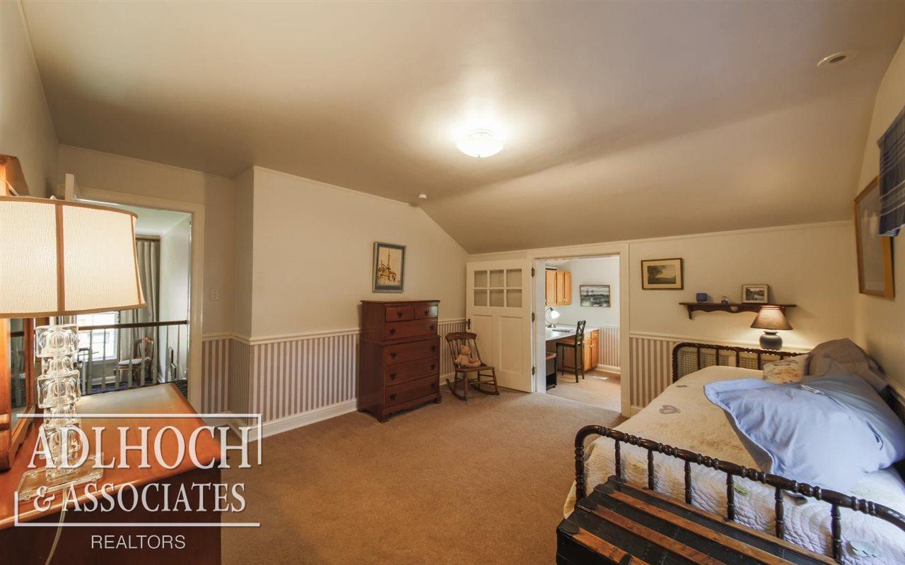209 Merriweather Road Grosse Pointe, MI 48236 - Photo 17 of 28 31249520-16.JPG