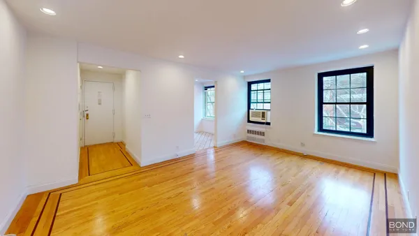 $8,000 | 26 Charlton Street, Unit 3B | Hudson Square