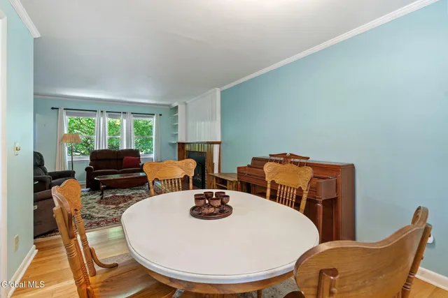 $385,000 | 25 Montrose Drive, Bethlehem, NY 12054