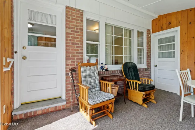 $385,000 | 25 Montrose Drive, Bethlehem, NY 12054