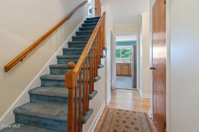 $385,000 | 25 Montrose Drive, Bethlehem, NY 12054