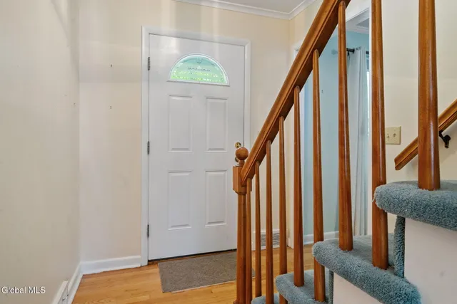 $385,000 | 25 Montrose Drive, Bethlehem, NY 12054