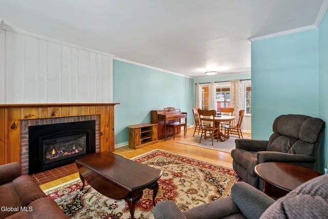 $385,000 | 25 Montrose Drive, Bethlehem, NY 12054