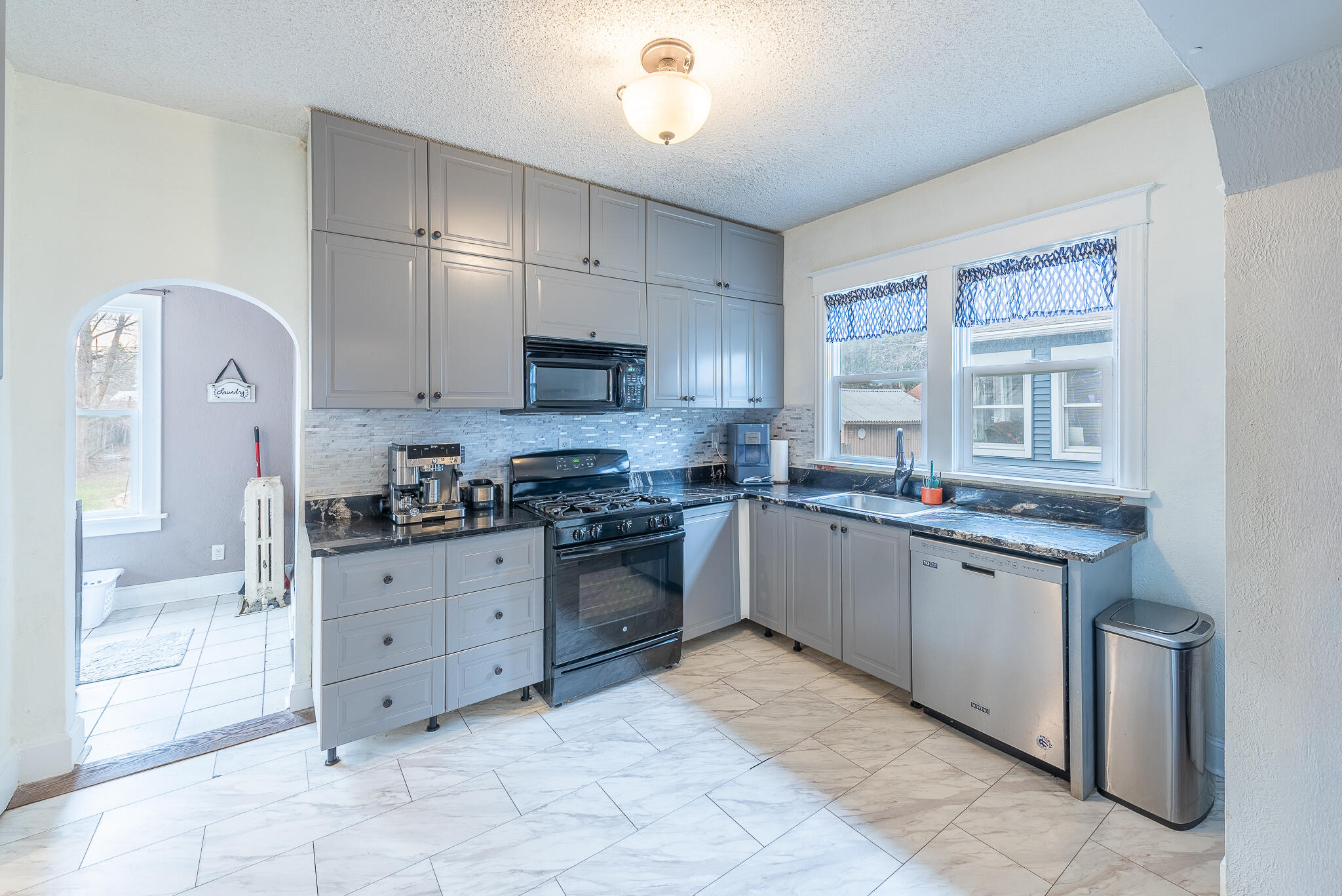 6562 5th Avenue Kenosha, WI 53143 - Photo 7 of 20 6562 5th Ave Kenosha-4