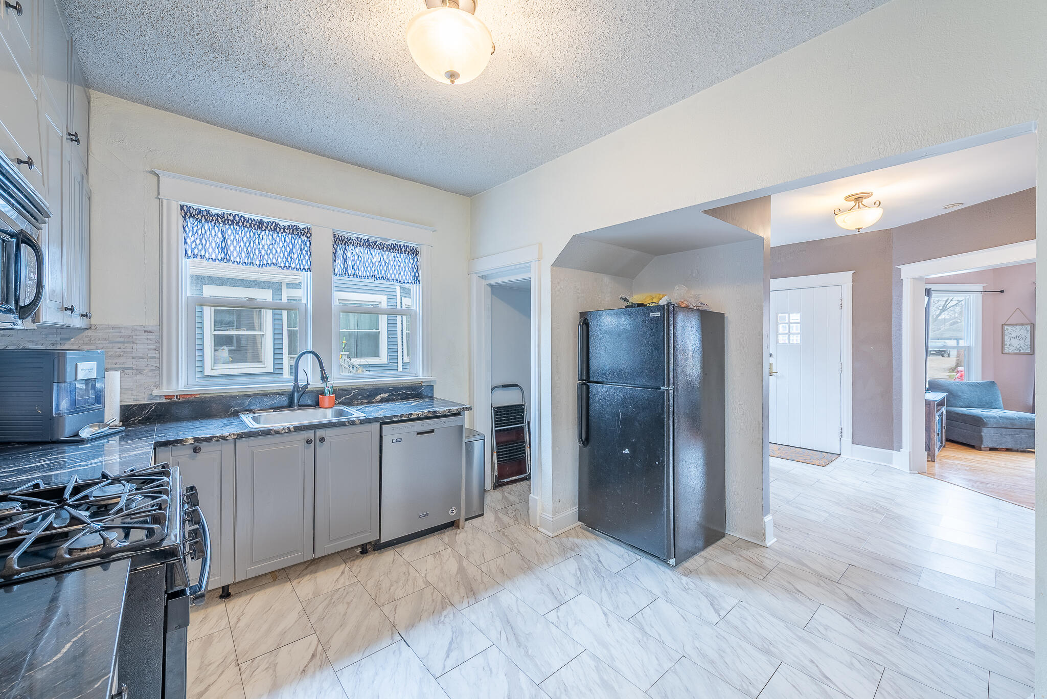 6562 5th Avenue Kenosha, WI 53143 - Photo 8 of 20 6562 5th Ave Kenosha-5