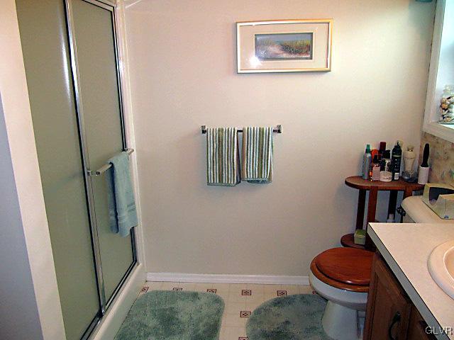 31 Abbey Road Easton, PA 18040 - Photo 17 of 20 Master bath shower.