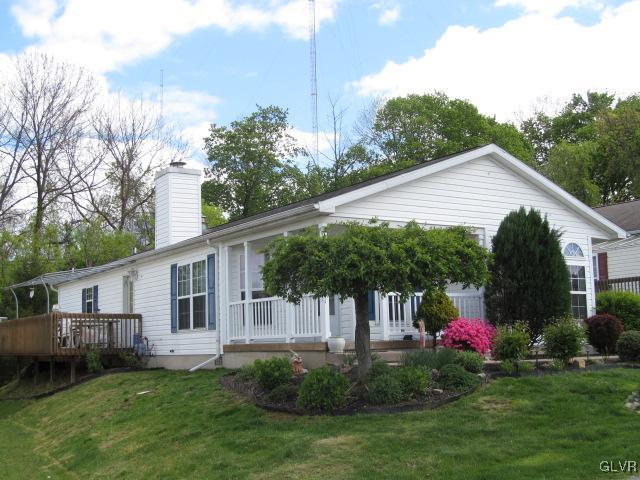 31 Abbey Road Easton, PA 18040 - Photo 2 of 20 Side view with deck. Private backyard.