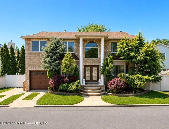 $1,595,000 | 18 Sylvan Court | Tottenville