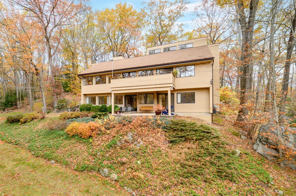 52 Mill Spring Lane Stamford, CT 06903 - Photo 1 of 1 Gallery Image 1