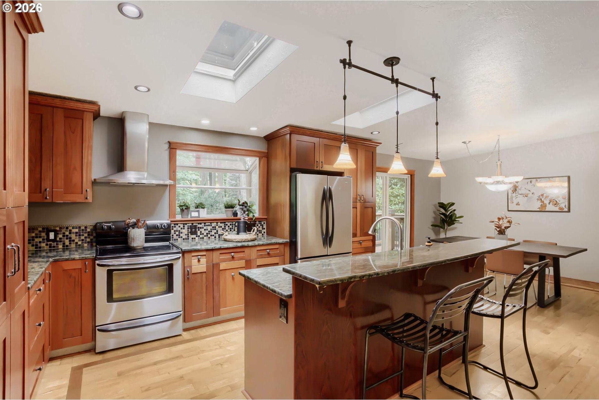6149 Southwest Miles Court Portland, OR 97219 - Photo 20 of 48 Gallery Image 20
