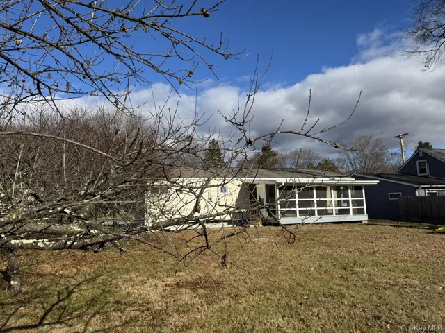 a large building with a lot of windows