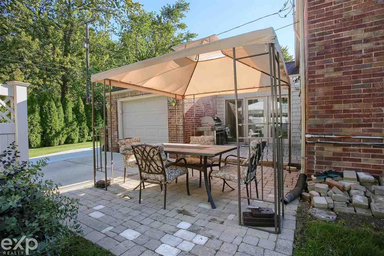 1208 Vernier Road Grosse Pointe Woods, MI 48236 - Photo 25 of 26