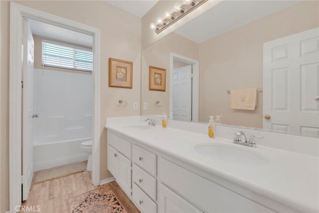 9455 Poppyfield Court Rancho Cucamonga, CA 91730 - Photo 26 of 39 Upstairs Guest Bathroom