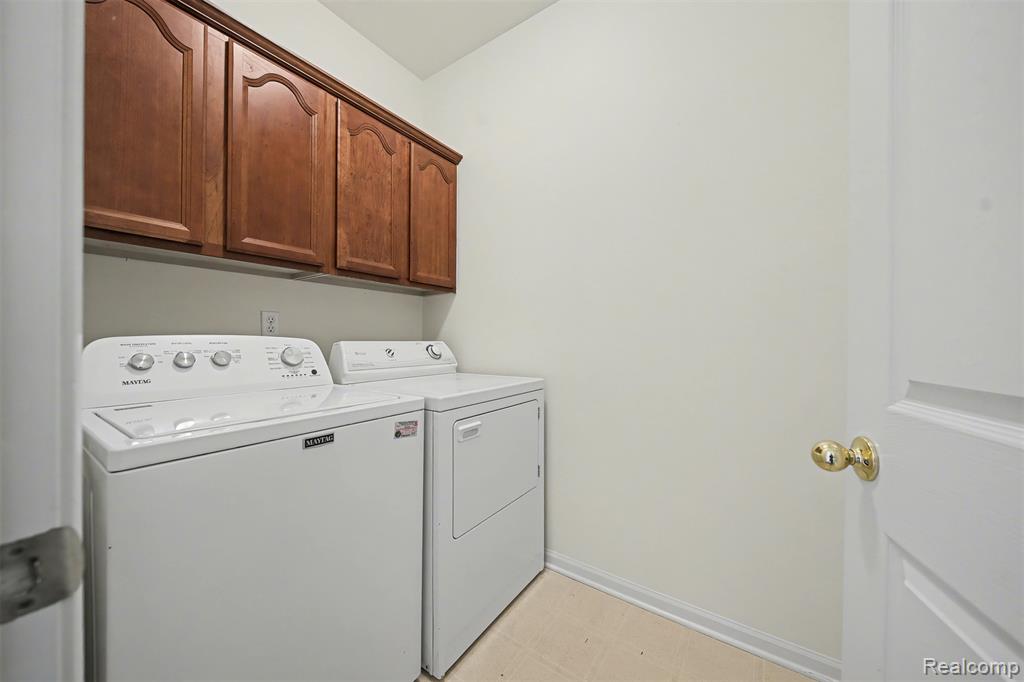 638 West Bluff Court, Unit 31 Rochester Hills, MI 48307 - Photo 26 of 49