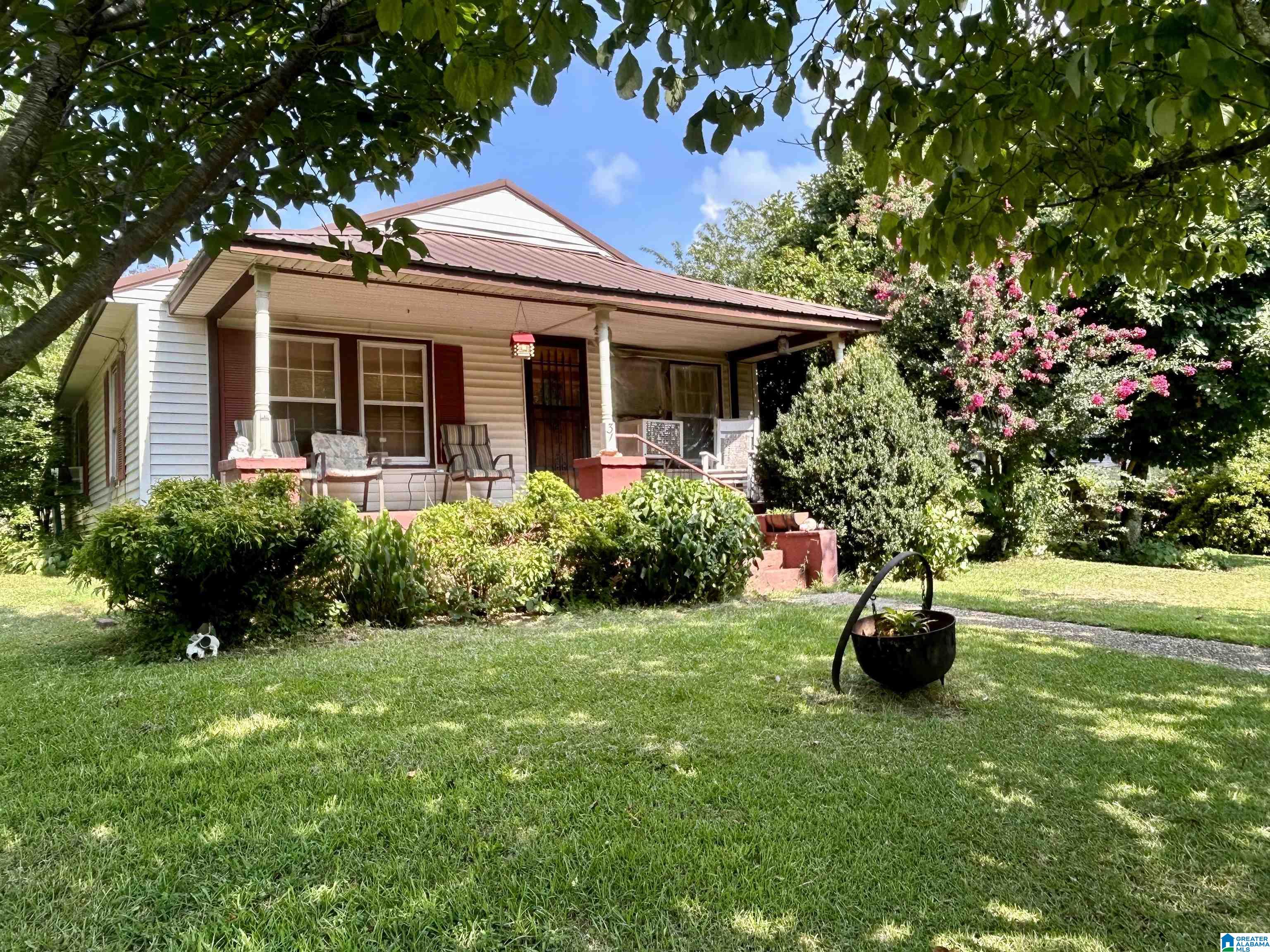 315 Smith Street Anniston, AL 36201 - Photo 2 of 22