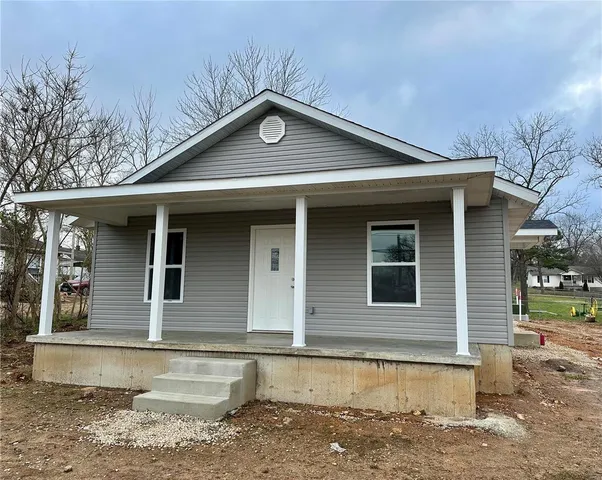 $154,900 | 16 North Herren Avenue, Ellsinore, MO 63937