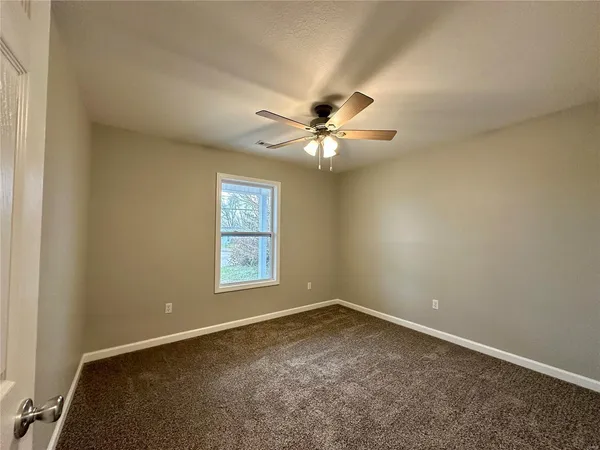 $154,900 | 16 North Herren Avenue, Ellsinore, MO 63937