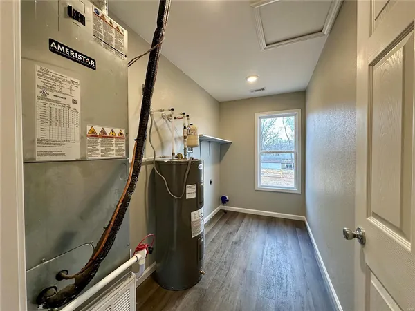 $154,900 | 16 North Herren Avenue, Ellsinore, MO 63937