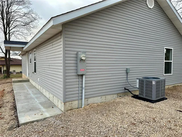 $154,900 | 16 North Herren Avenue, Ellsinore, MO 63937