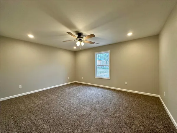 $154,900 | 16 North Herren Avenue, Ellsinore, MO 63937