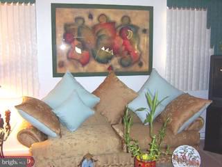 924 Roumfort Road Philadelphia, PA 19150 - Photo 2 of 6 Gallery Image 2