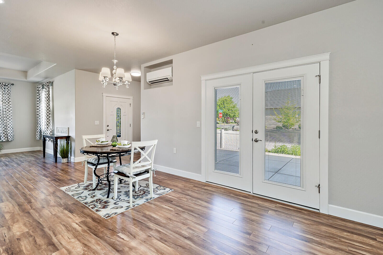 1405 North Haskell Street Central Point, OR 97502 - Photo 6 of 37 7-French Doors to Side Patio
