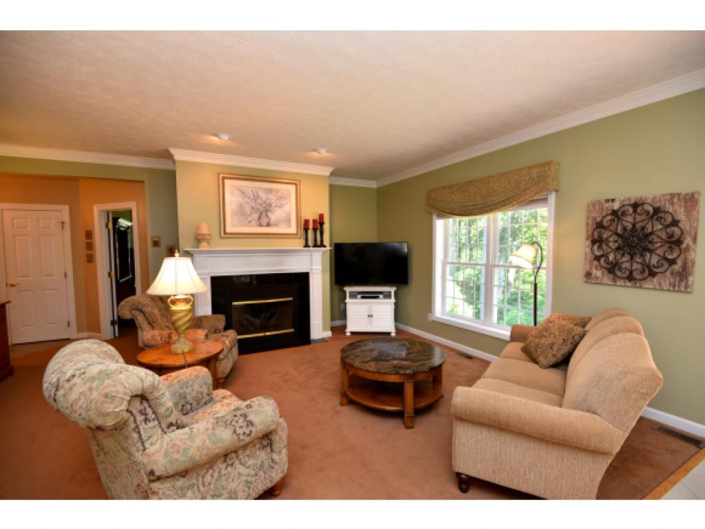 7 Tumble Road Bedford, NH 03110 - Photo 11 of 26 Gallery Image 11