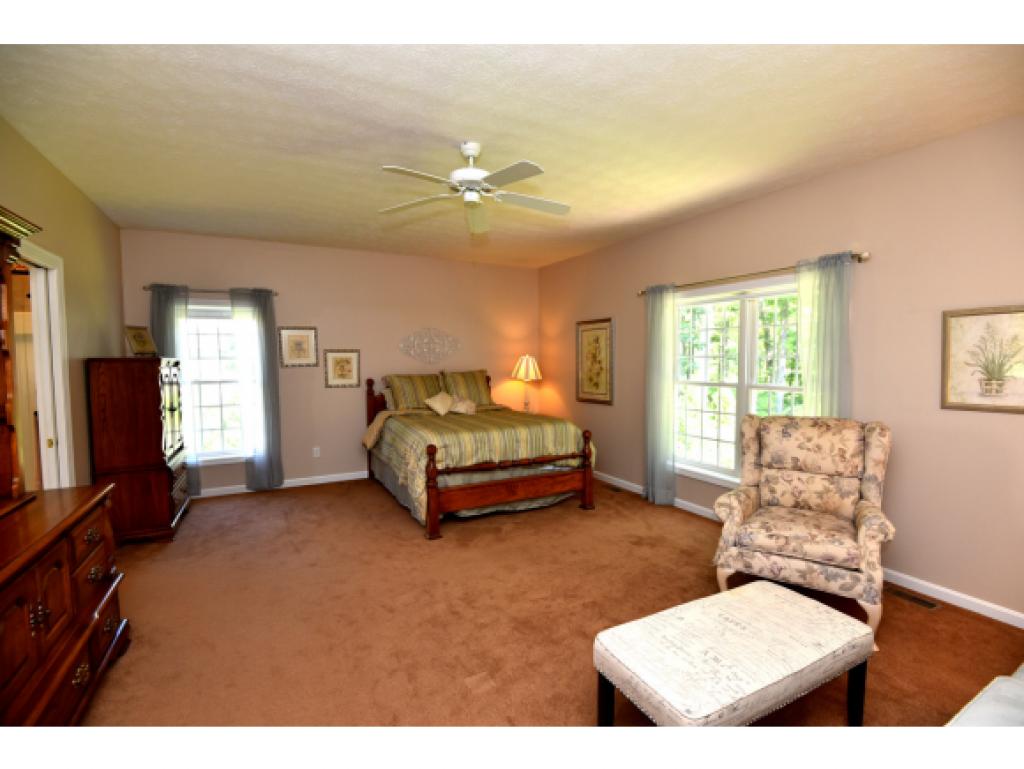 7 Tumble Road Bedford, NH 03110 - Photo 12 of 26 Gallery Image 12