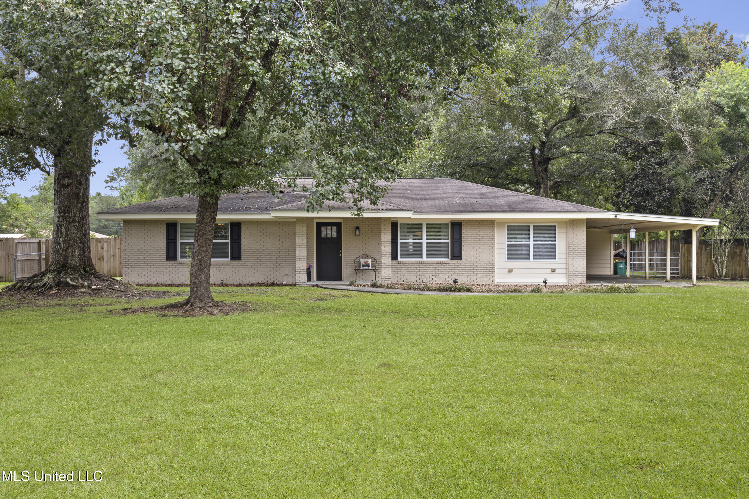 14199 Dundeewood Road Biloxi, MS 39532 - Photo 1 of 30 001 (55)