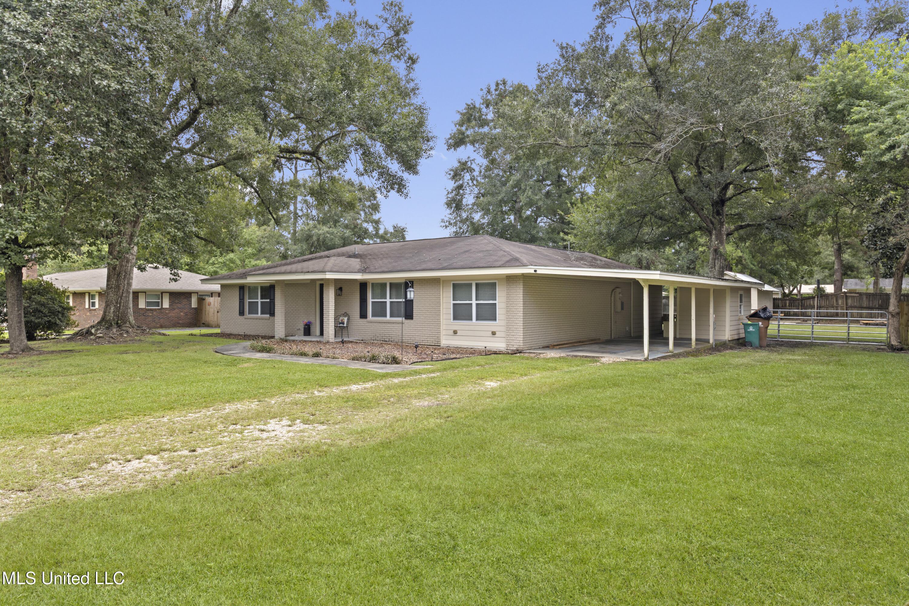 14199 Dundeewood Road Biloxi, MS 39532 - Photo 2 of 30 002 (15)