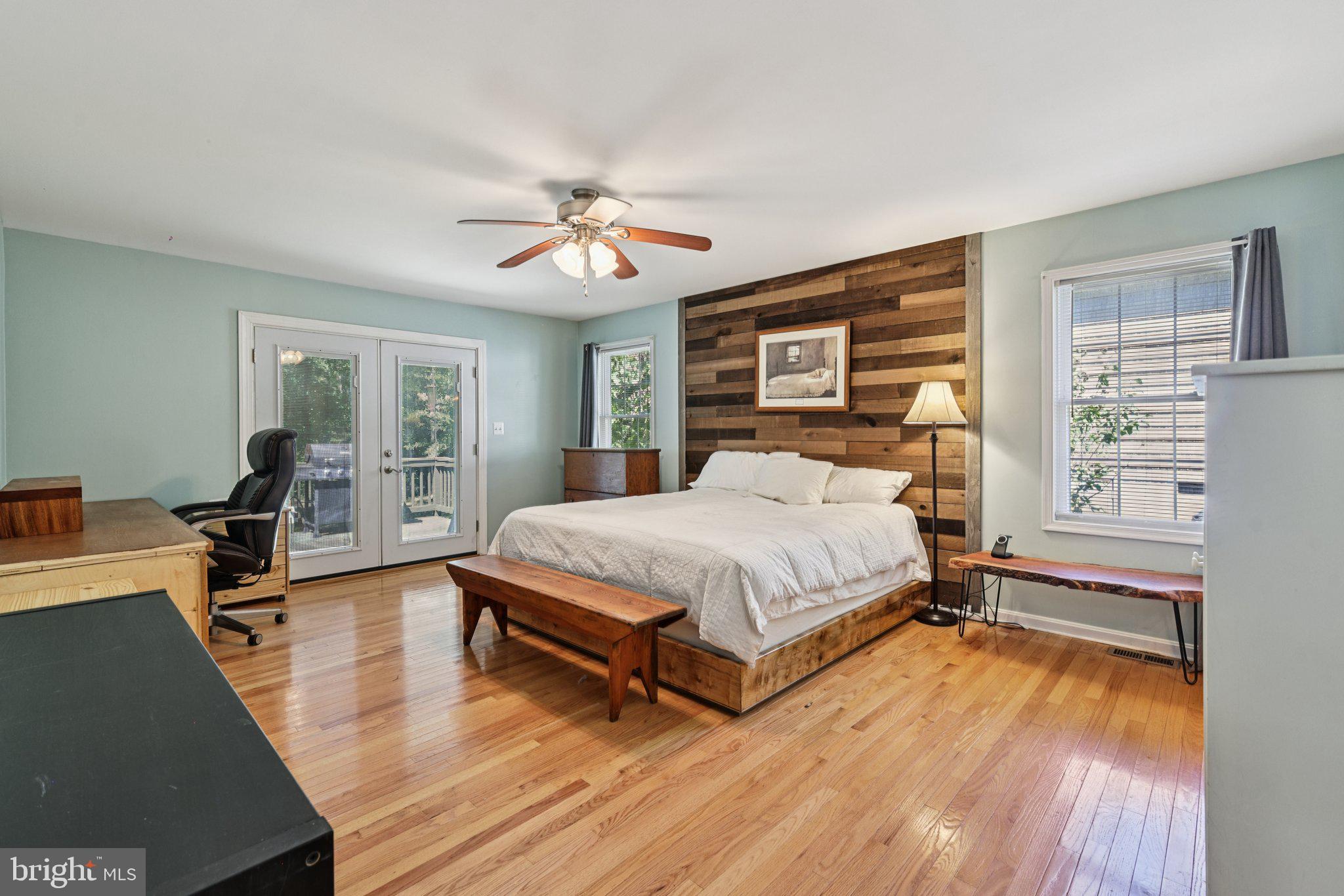 238 Washington Street Locust Grove, VA 22508 - Photo 17 of 42 Spacious Primary Bedroom (19' x 14')