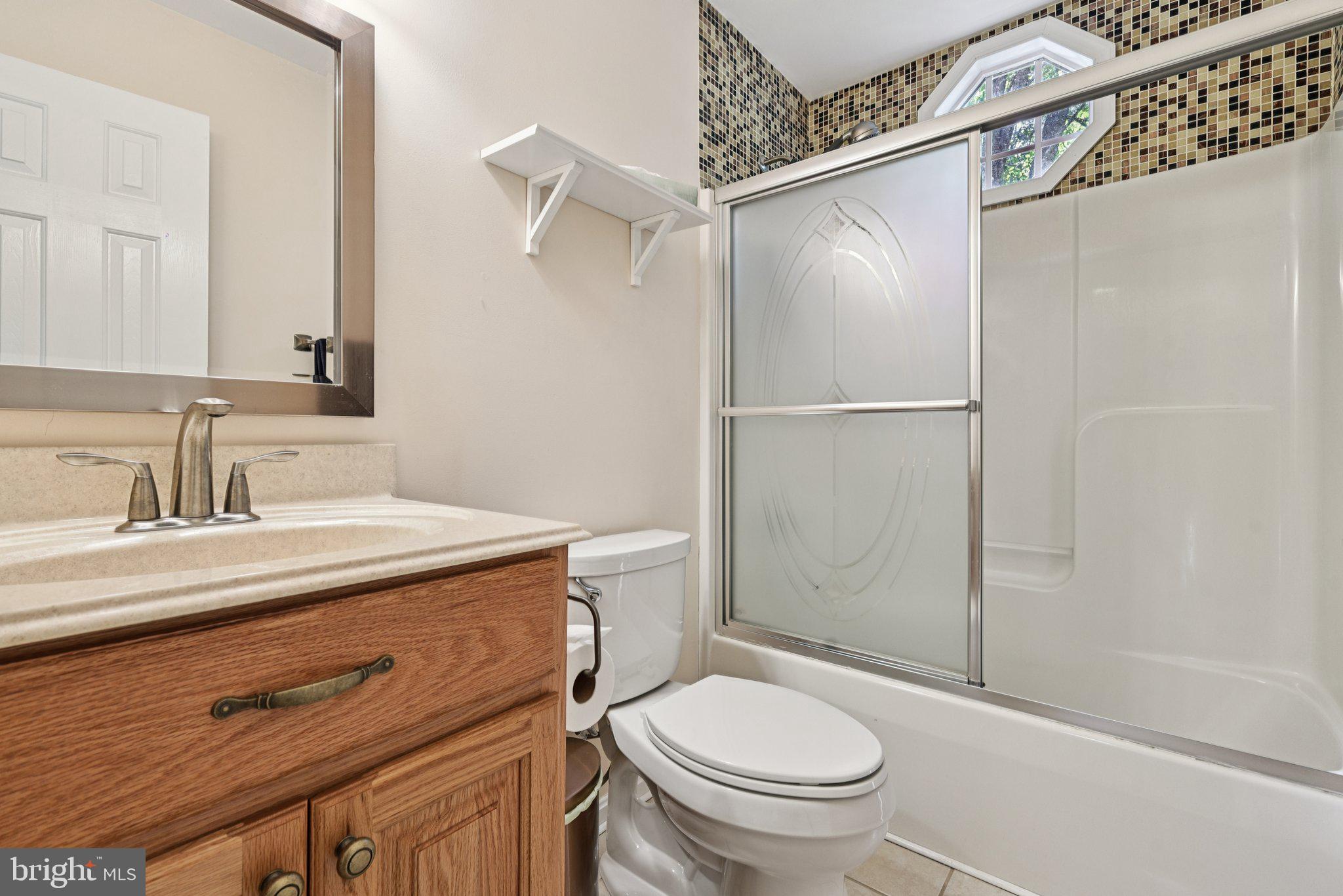 238 Washington Street Locust Grove, VA 22508 - Photo 31 of 42 Hall Bath