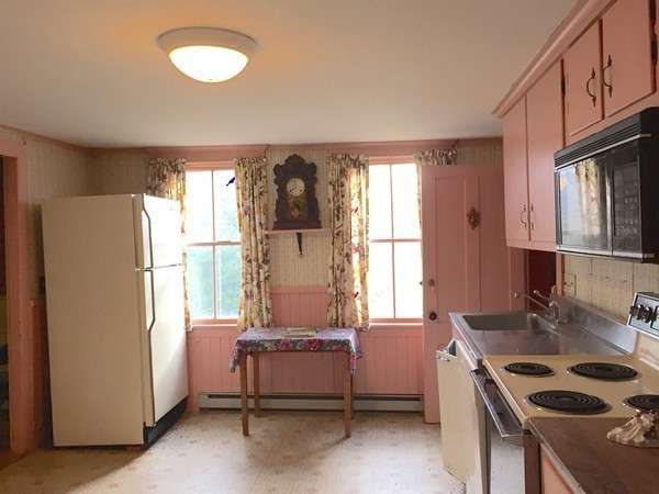 615 Bay Road Amherst, MA 01002 - Photo 3 of 30