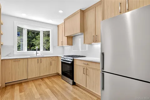 $1,495,000 | 118 Willow Street, Roslyn Heights, NY 11577