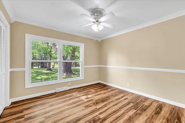 a black and white photo of a living room