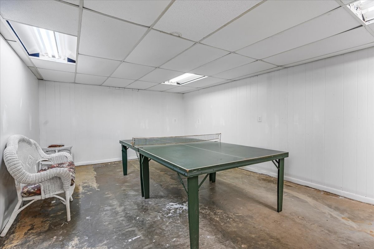 183 Prairie Plains Road Hillsboro, TN 37342 - Photo 32 of 63 a room with furniture and a window