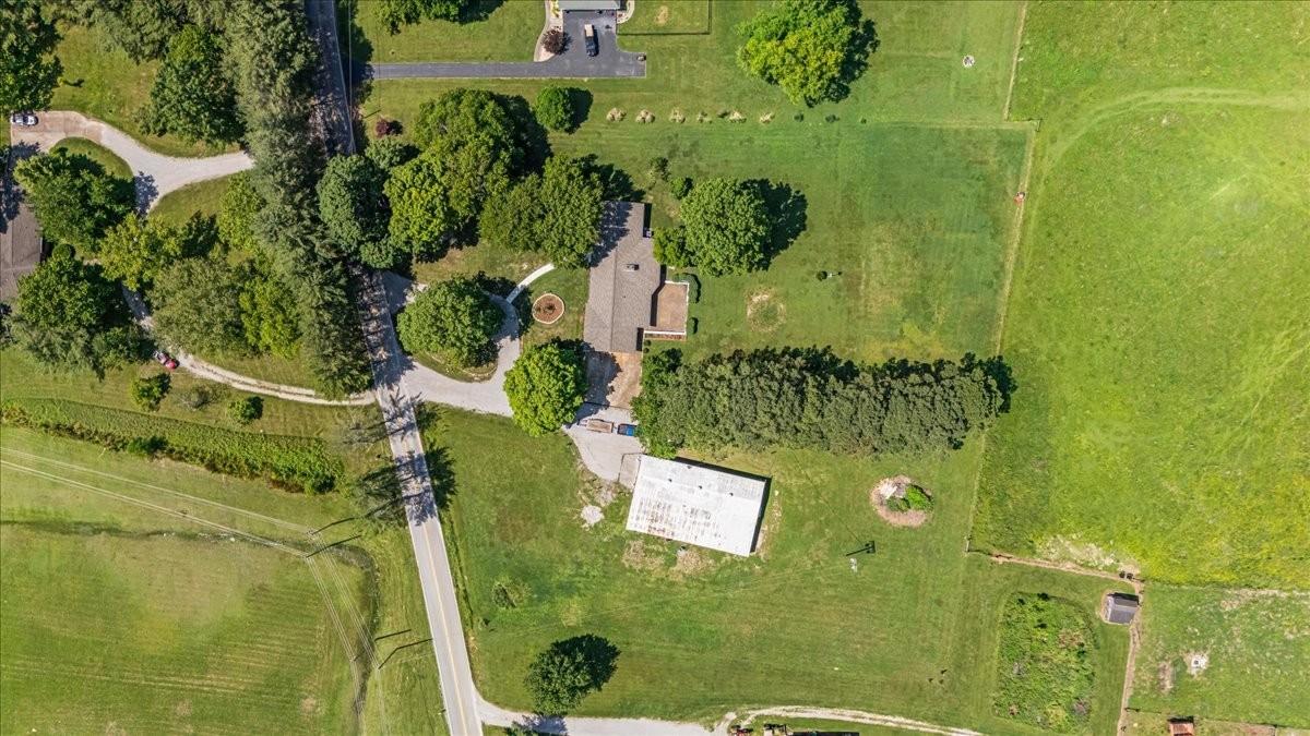 183 Prairie Plains Road Hillsboro, TN 37342 - Photo 49 of 63 view of a bathroom