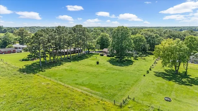 $575,000 | 183 Prairie Plains Road, Hillsboro, TN 37342